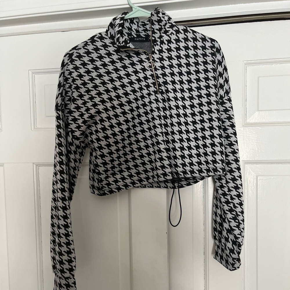 Cropped quarter zip
